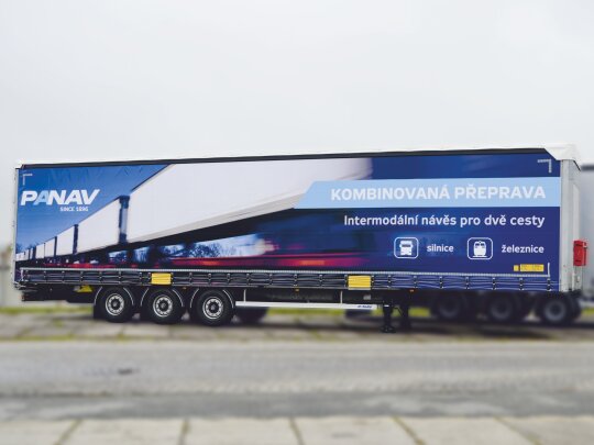 Naczepa burtowa do transportu kombinowanego